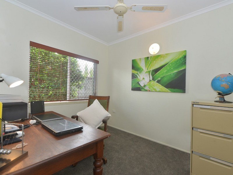 3 Elm Street, Holloways Beach QLD 4878