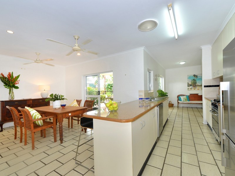 3 Elm Street, Holloways Beach QLD 4878