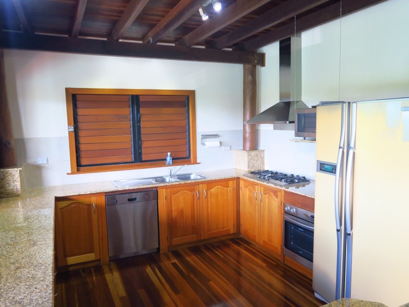 137 Sydney Street, Bayview Heights QLD 4868