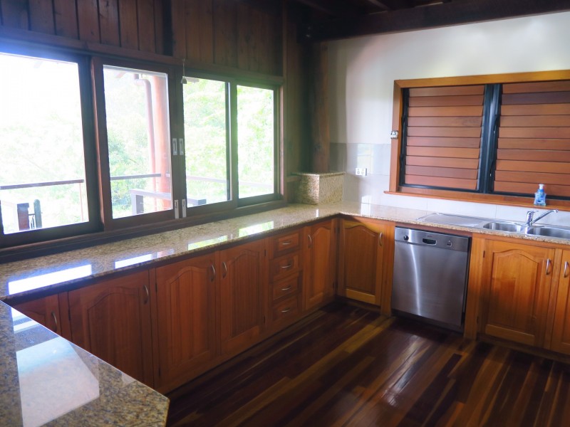 137 Sydney Street, Bayview Heights QLD 4868