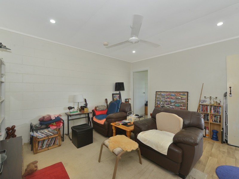 34 Curtin Street, Westcourt QLD 4870