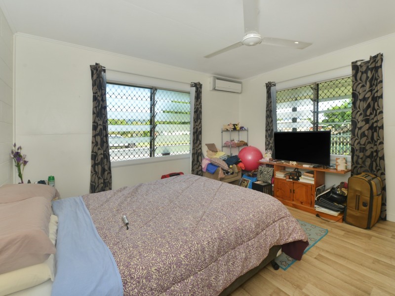 34 Curtin Street, Westcourt QLD 4870