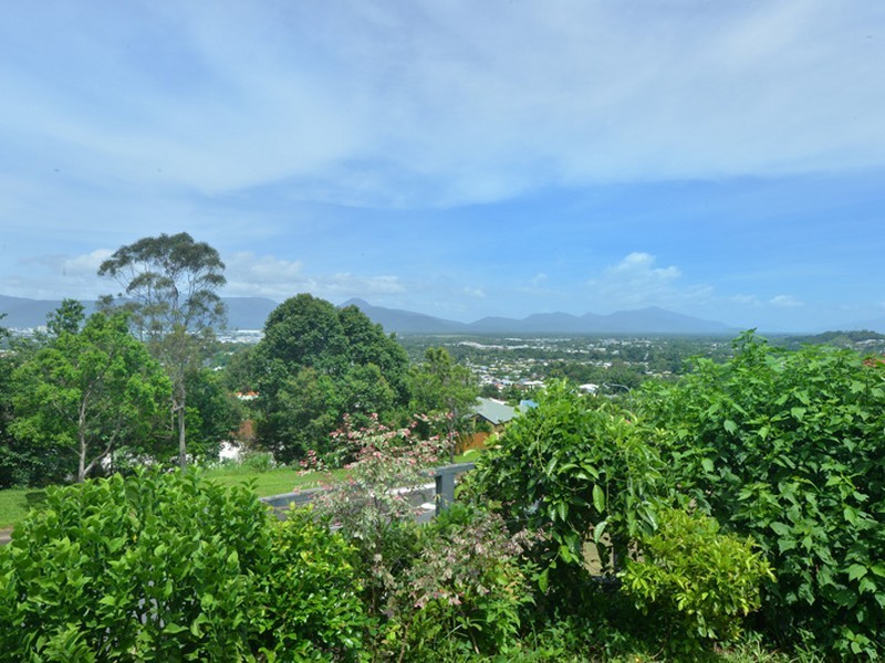 59 Summer Hill Drive, Mooroobool QLD 4870