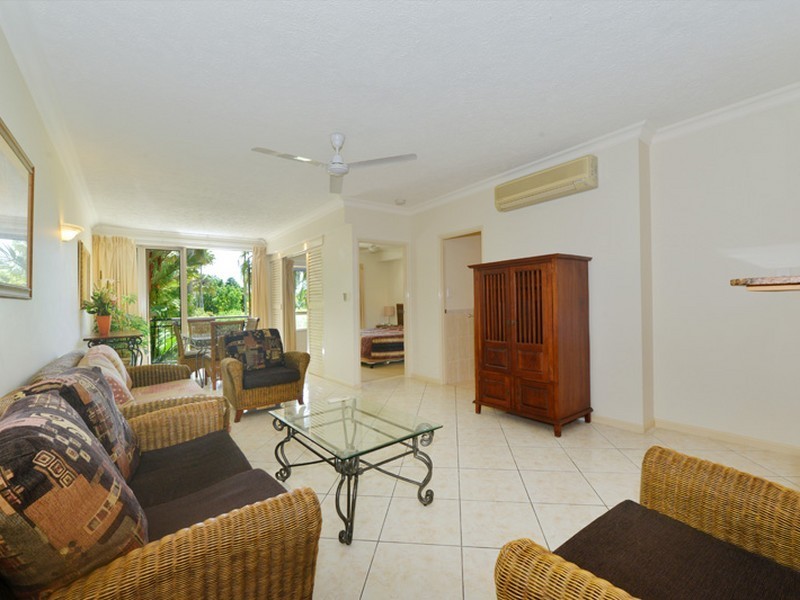 808/2 Greenslopes Street, Cairns North QLD 4870