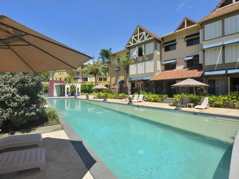 808/2 Greenslopes Street, Cairns North QLD 4870