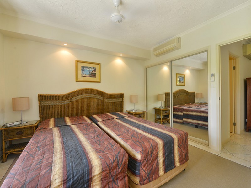 808/2 Greenslopes Street, Cairns North QLD 4870