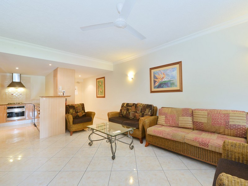 808/2 Greenslopes Street, Cairns North QLD 4870