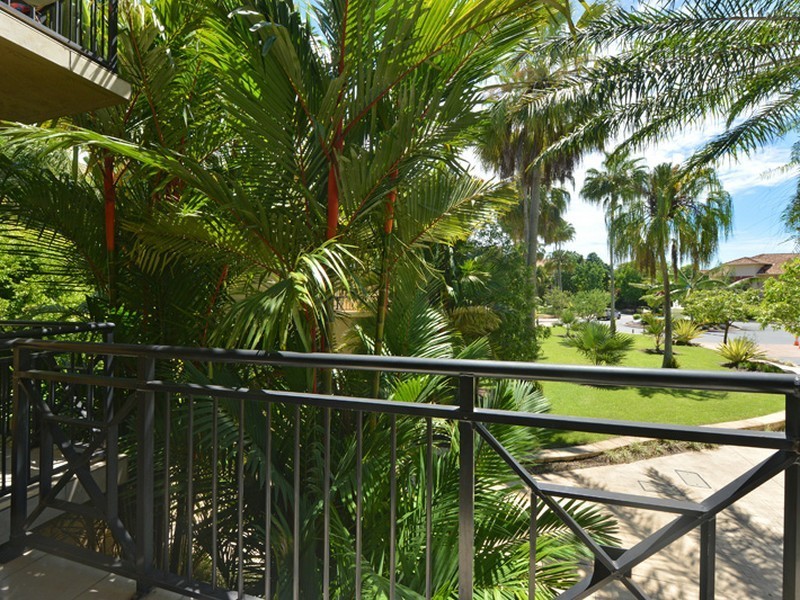 808/2 Greenslopes Street, Cairns North QLD 4870