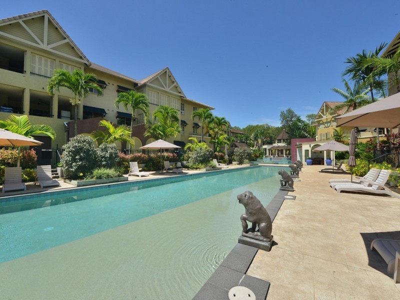 808/2 Greenslopes Street, Cairns North QLD 4870