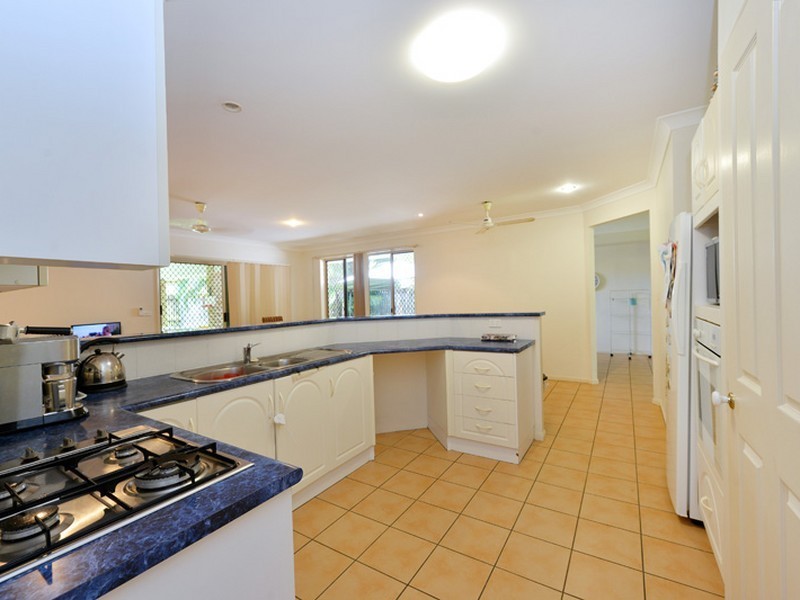 13 Obersky Close, Brinsmead QLD 4870