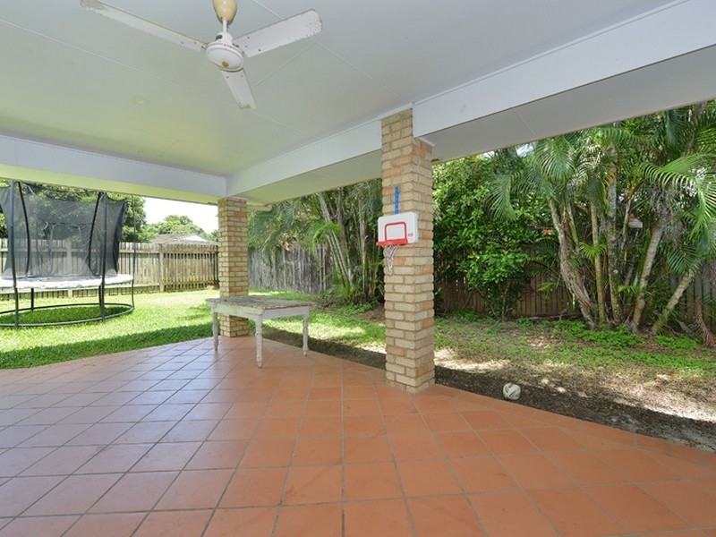 13 Obersky Close, Brinsmead QLD 4870