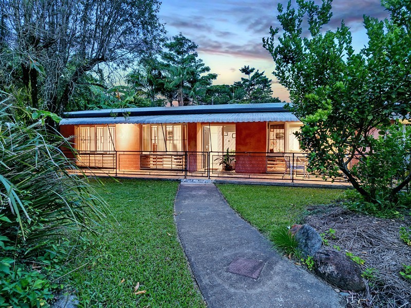 1 Byrnes Close, Whitfield QLD 4870