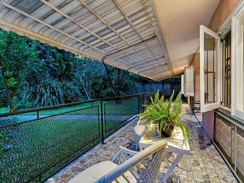 1 Byrnes Close, Whitfield QLD 4870