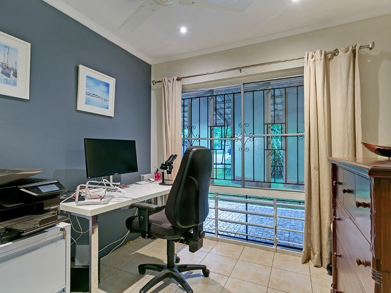 1 Byrnes Close, Whitfield QLD 4870