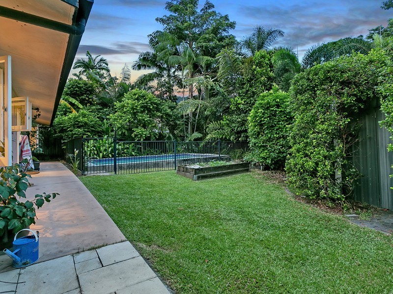 1 Byrnes Close, Whitfield QLD 4870