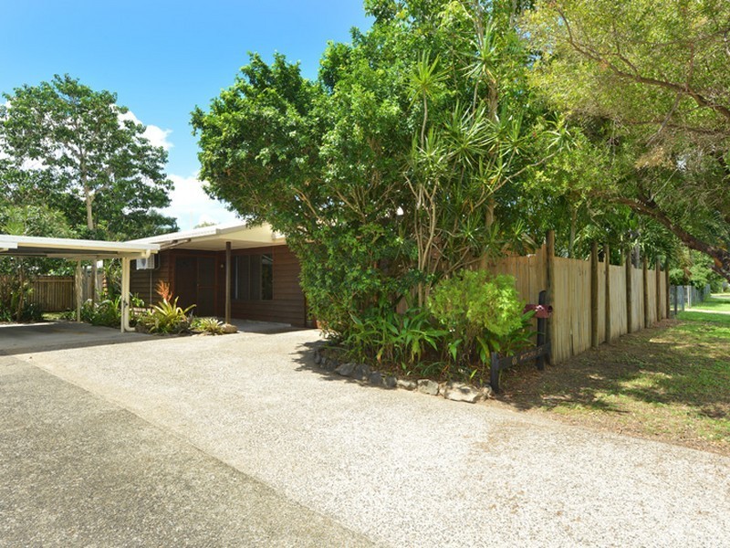 2/66 WISTARIA ST, Holloways Beach QLD 4878