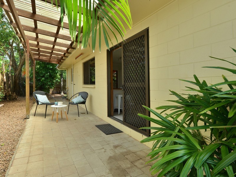 2/66 WISTARIA ST, Holloways Beach QLD 4878
