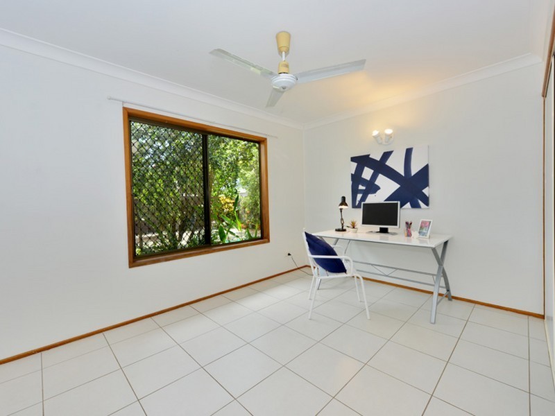 2/66 WISTARIA ST, Holloways Beach QLD 4878