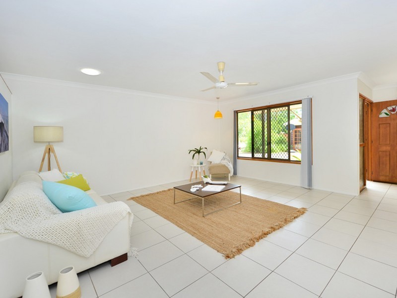 2/66 WISTARIA ST, Holloways Beach QLD 4878