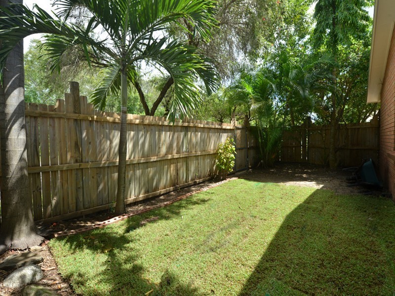 2/66 WISTARIA ST, Holloways Beach QLD 4878