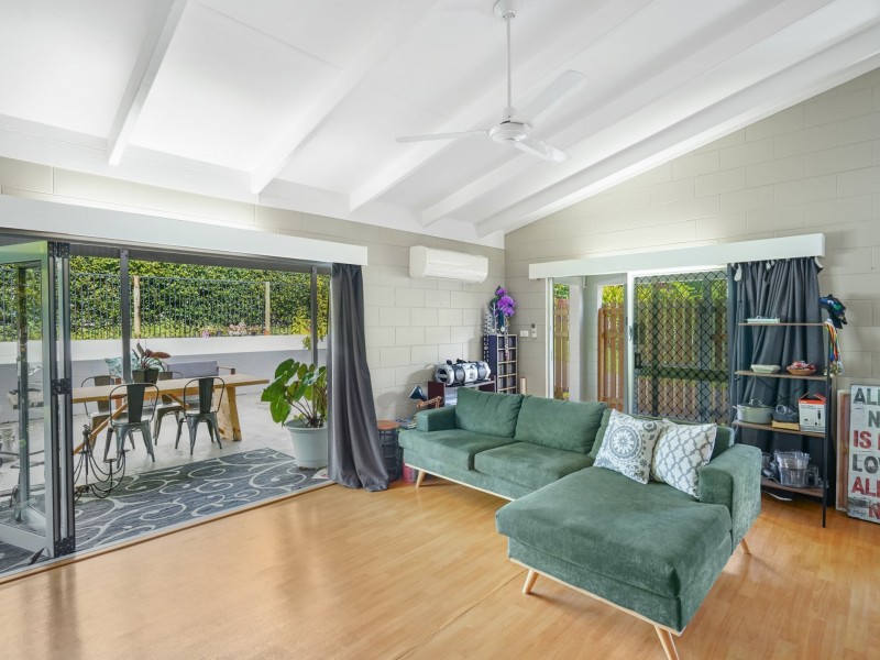 1 & 2/8 Teresa Street, Freshwater QLD 4870