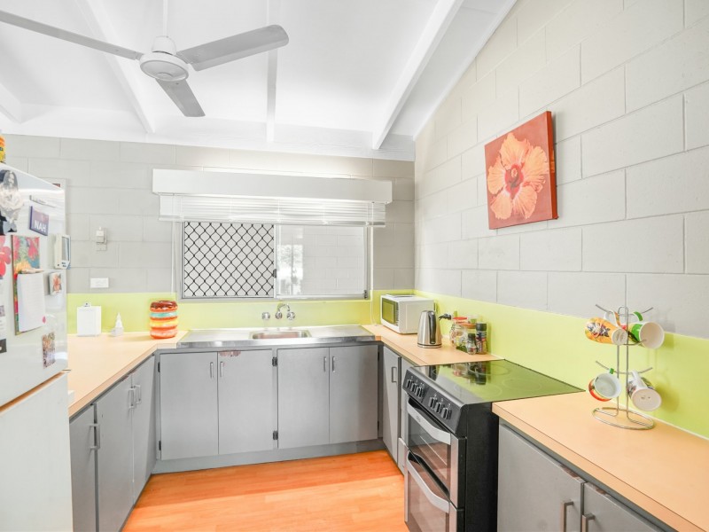 1 & 2/8 Teresa Street, Freshwater QLD 4870
