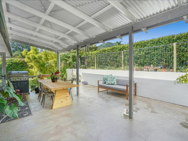 1 & 2/8 Teresa Street, Freshwater QLD 4870