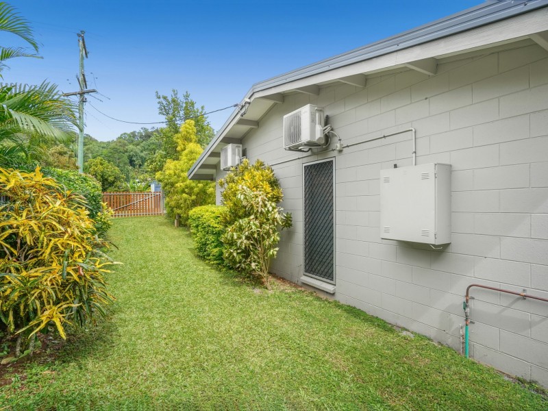 1 & 2/8 Teresa Street, Freshwater QLD 4870