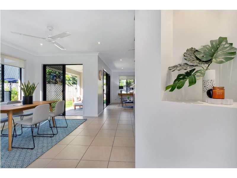 7 Daykin Close, Redlynch QLD 4870