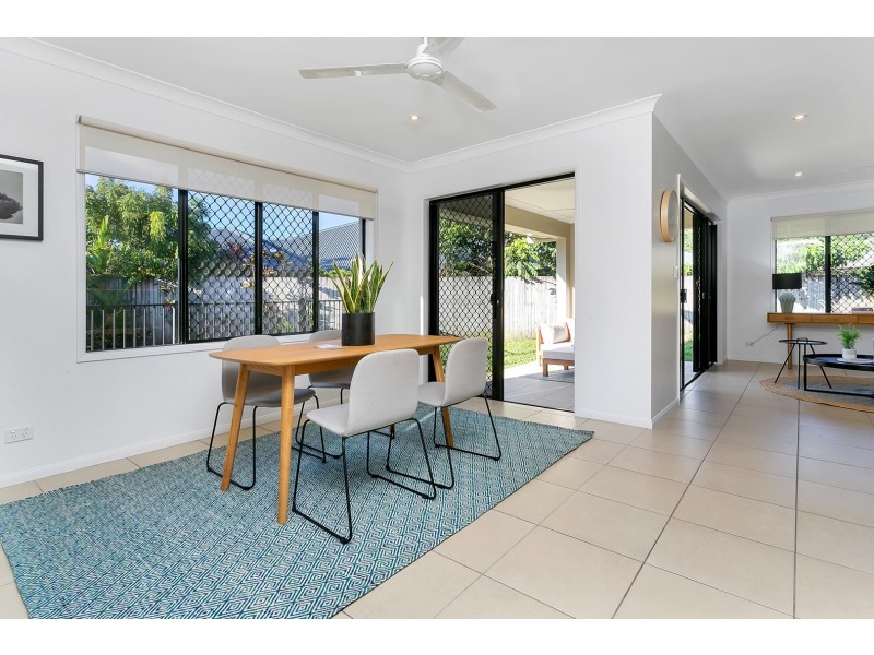 7 Daykin Close, Redlynch QLD 4870