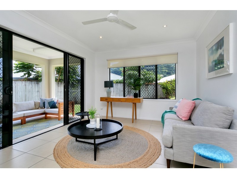7 Daykin Close, Redlynch QLD 4870
