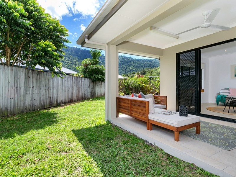 7 Daykin Close, Redlynch QLD 4870