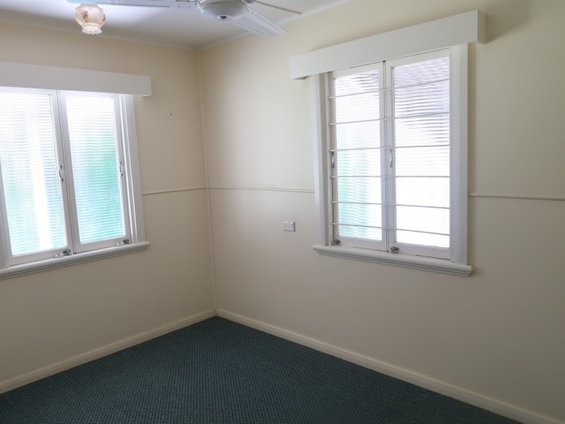 273 Buchan Street, Westcourt QLD 4870