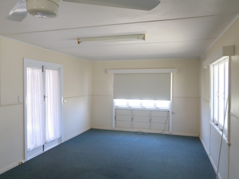 273 Buchan Street, Westcourt QLD 4870