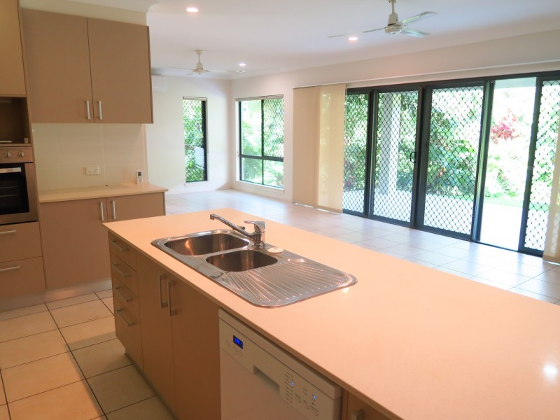 5 Dwyer Place, Redlynch QLD 4870