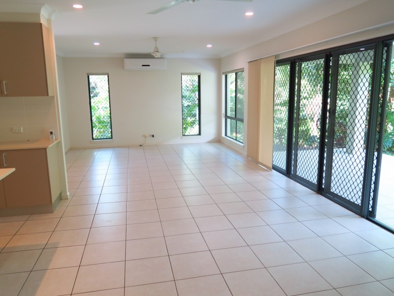 5 Dwyer Place, Redlynch QLD 4870