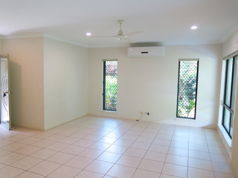 5 Dwyer Place, Redlynch QLD 4870