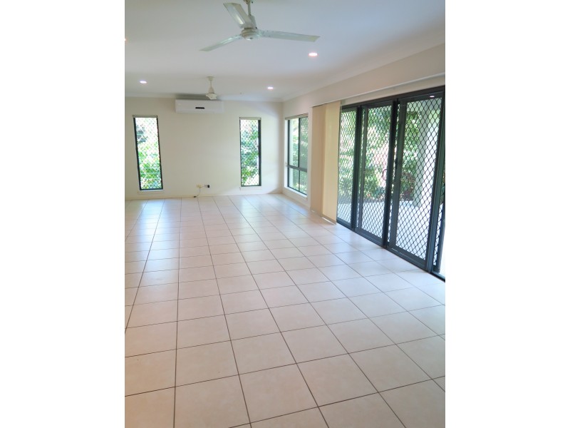 5 Dwyer Place, Redlynch QLD 4870