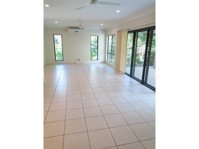 5 Dwyer Place, Redlynch QLD 4870