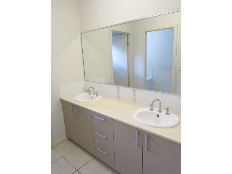 5 Dwyer Place, Redlynch QLD 4870