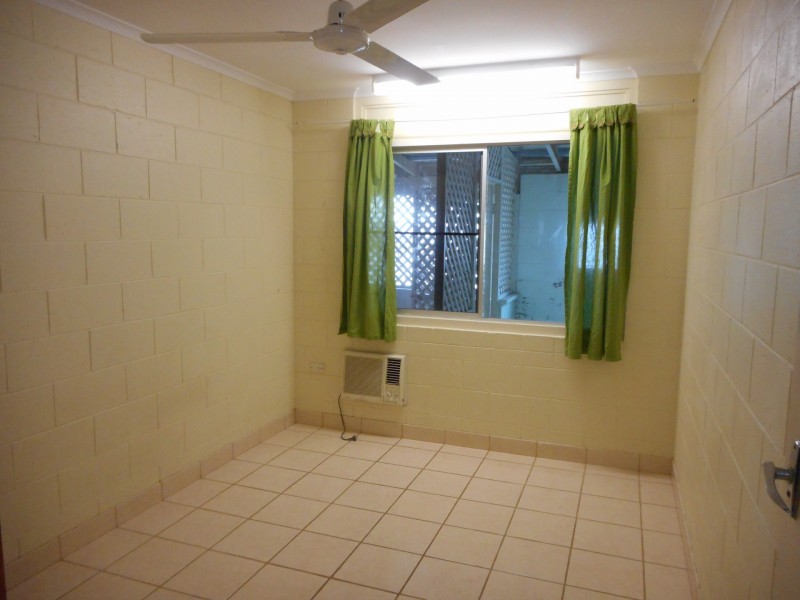 2/107 Upper Richardson Street, Whitfield QLD 4870