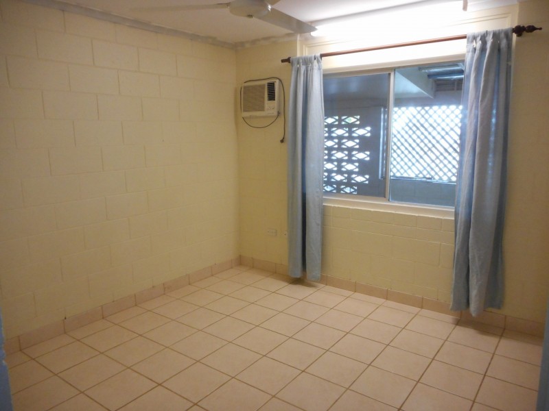 2/107 Upper Richardson Street, Whitfield QLD 4870