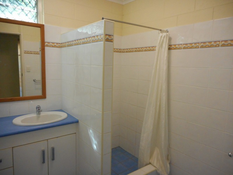 2/107 Upper Richardson Street, Whitfield QLD 4870