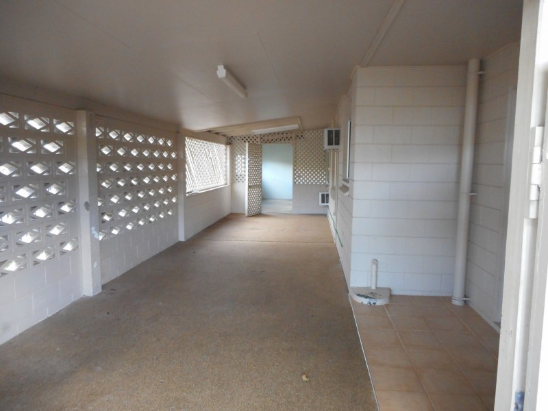 2/107 Upper Richardson Street, Whitfield QLD 4870