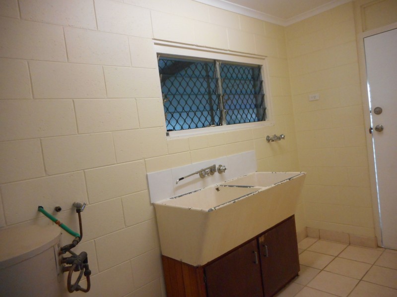 2/107 Upper Richardson Street, Whitfield QLD 4870