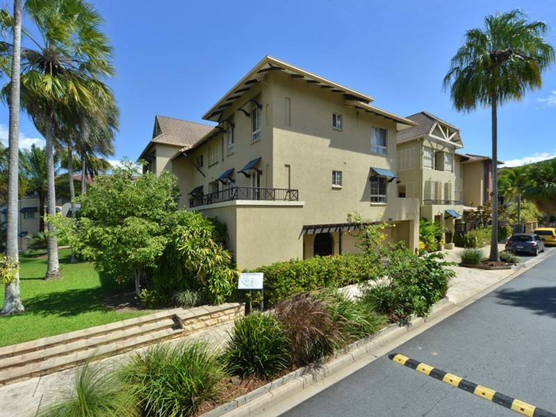 707/2 Greenslopes Street, Cairns North QLD 4870