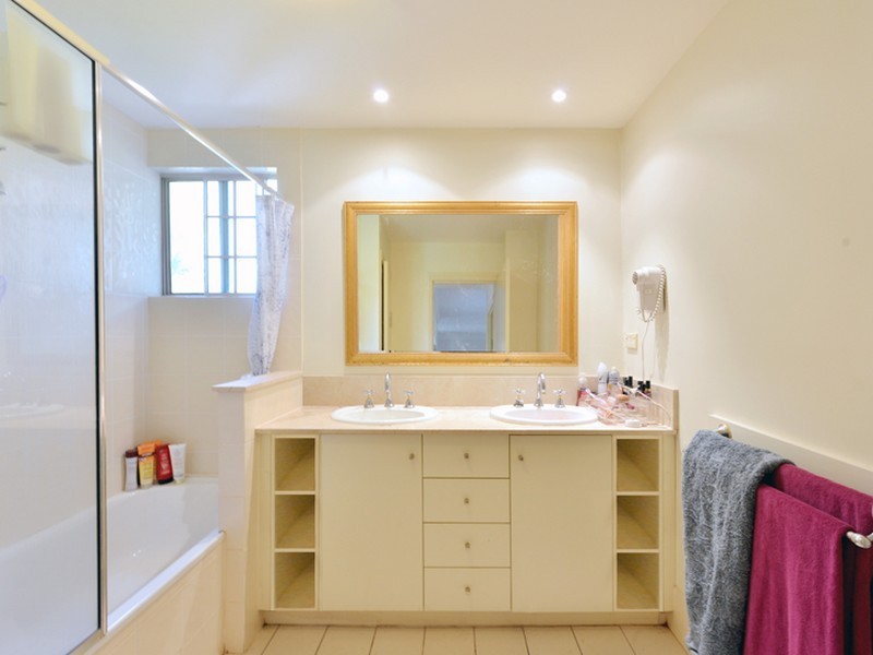 707/2 Greenslopes Street, Cairns North QLD 4870