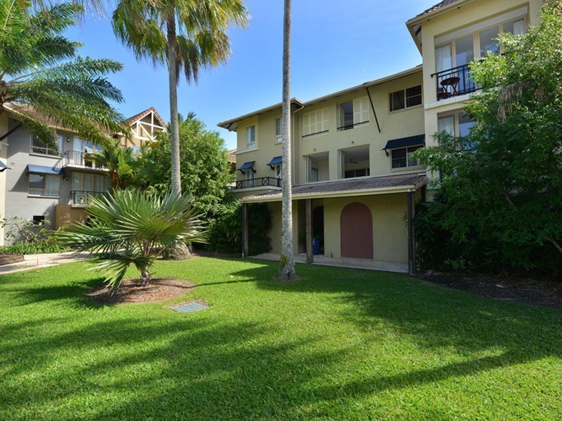 707/2 Greenslopes Street, Cairns North QLD 4870