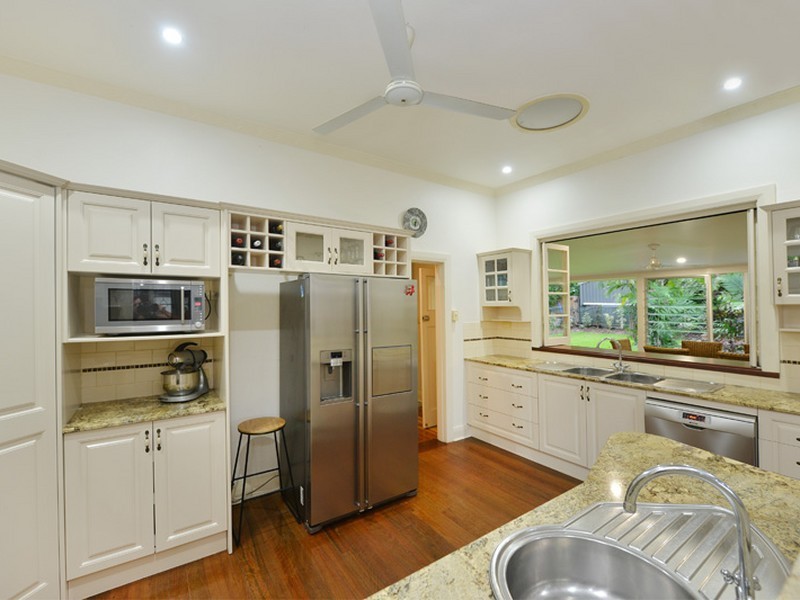 4 Hall Street, Edge Hill QLD 4870