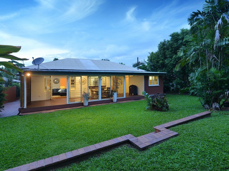 4 Hall Street, Edge Hill QLD 4870